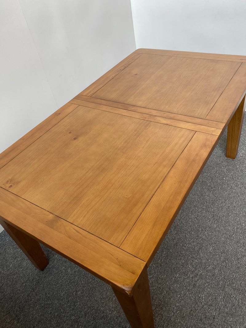 Brittany Coast Pine 160cm Dining Table