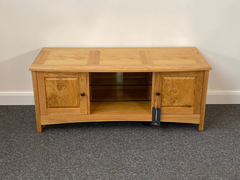 Bentley Pippy Oak TV Stand / Entertainment Unit